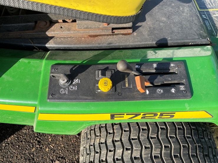 john-deere-f725-image-16