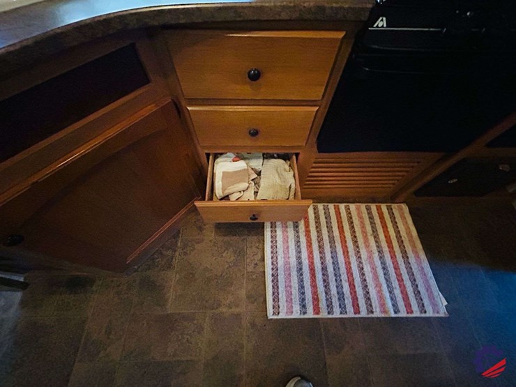 2011-keystone-hornet-platinum-31rbds-t/a-camper-trailer-image-82