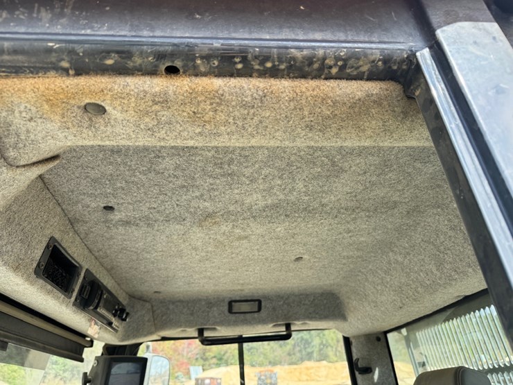 2022-deere-410e-image-12