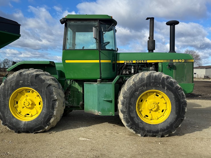 john-deere-8640-image-3
