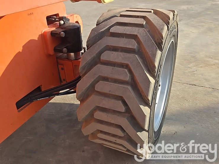 2014-jlg-800aj-image-66