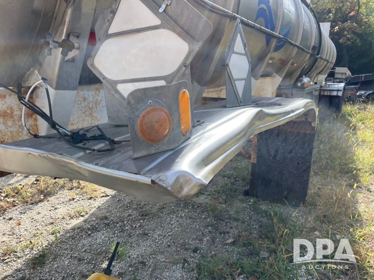 1982-heil-trailer-image-49