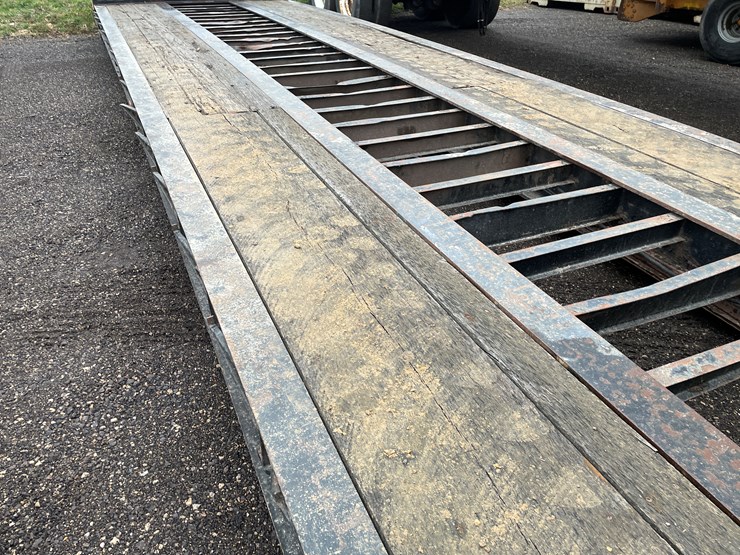 #1056-•-2005-xl60-specialized-38'-lowboy-trailer-(has-wi-title)-image-15