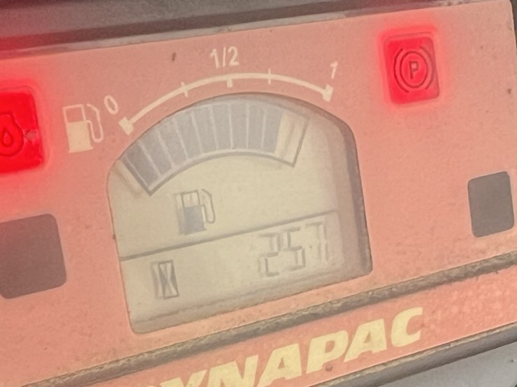 2015-dynapac-cc1200-image-16