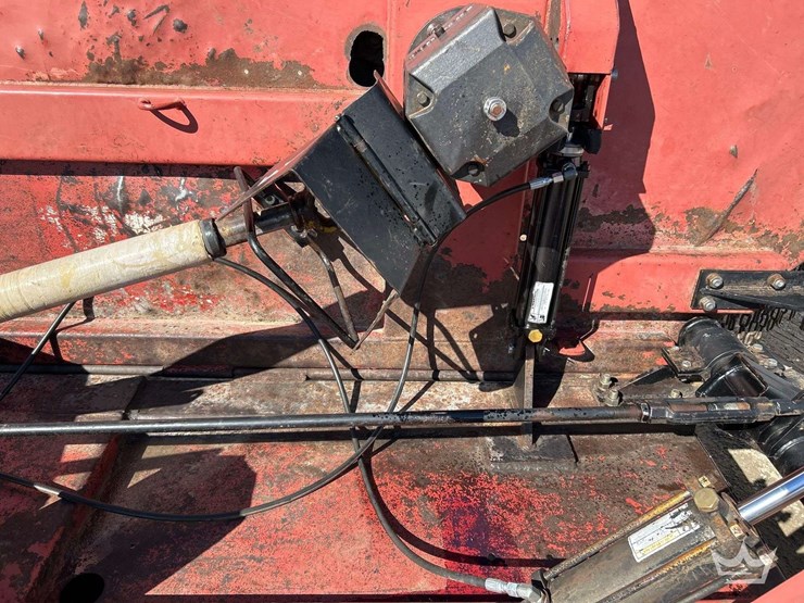 2010-new-holland-td5050-image-28