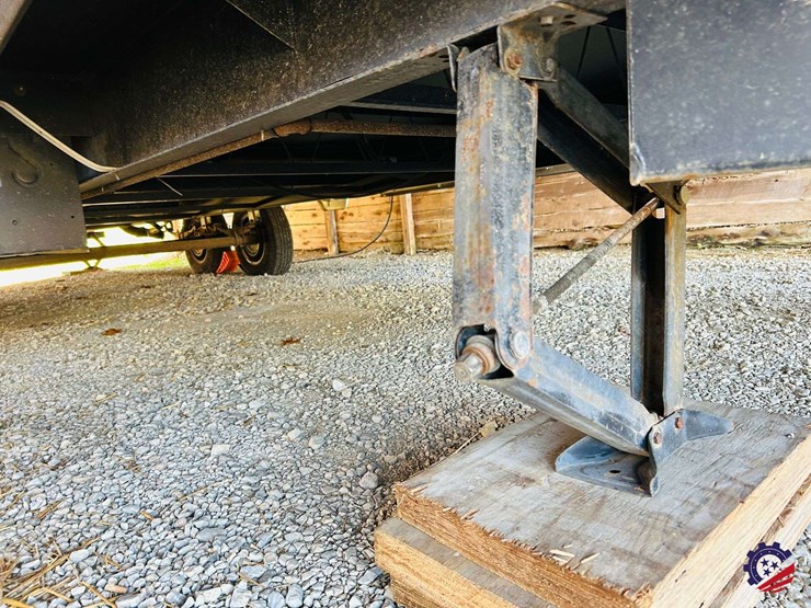 2011-keystone-hornet-platinum-31rbds-t/a-camper-trailer-image-48