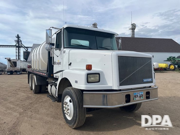 1993-white-gmc-liquid-truck-(dr8592-unit-129952)-image-26