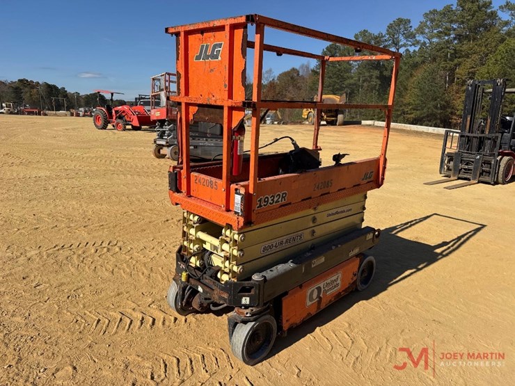 2020-jlg-1932r-image-4