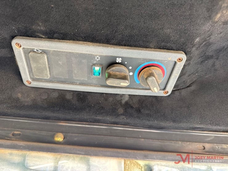 2005-new-holland-lt190b-image-15