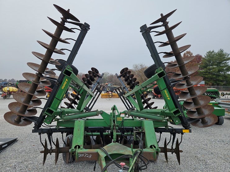 1990-john-deere-630-image-3