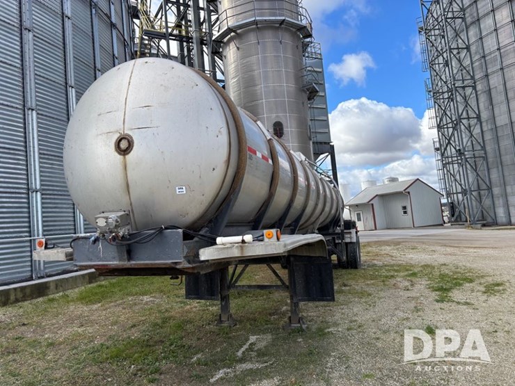 1974-heil-trailer-image-21