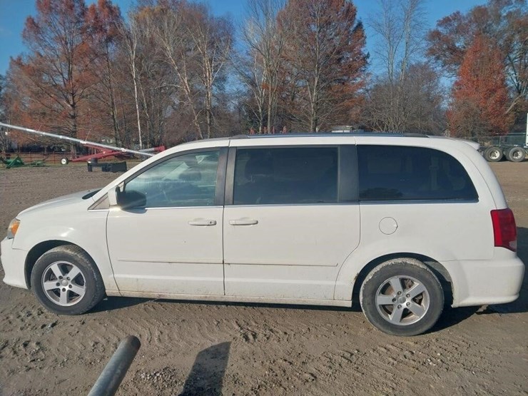 2011-dodge-grand-caravan-image-5