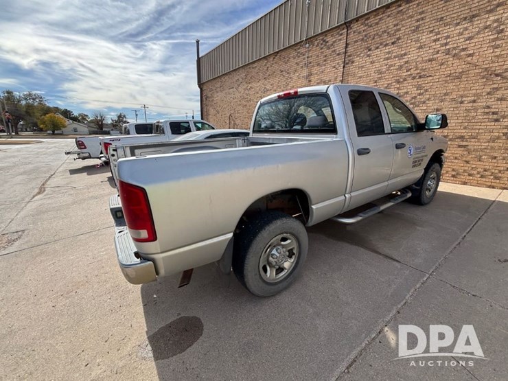 2004-dodge-2500-image-7