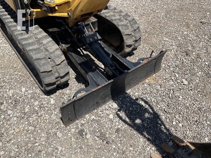 2022-caterpillar-300.9d-image-12