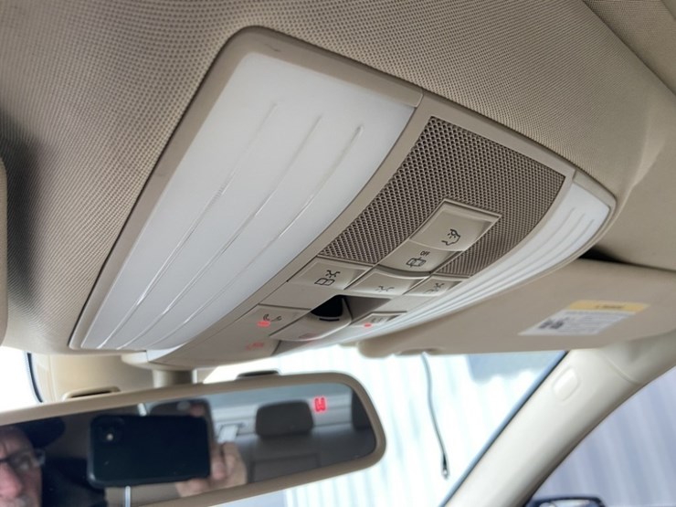 2011-mercedes-benz-e350-awd-sedan-image-32