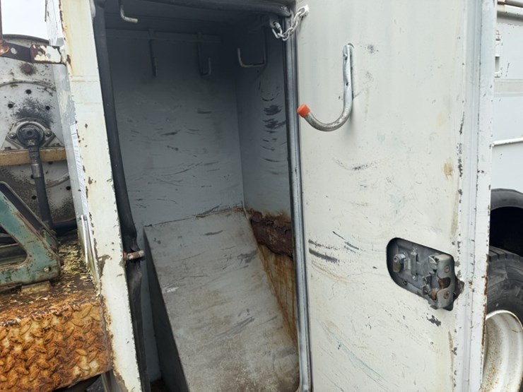 2006-international-7300-image-34