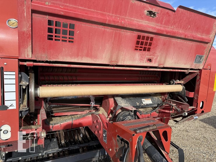 2013-case-ih-rb564-image-11