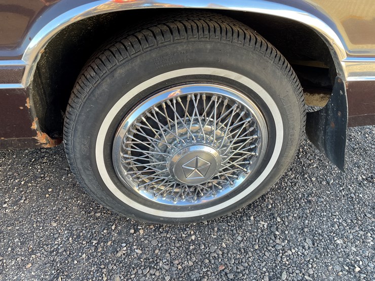 #1075-•-1982-chrysler-lebaron-convertible-(has-wi-title)-image-11