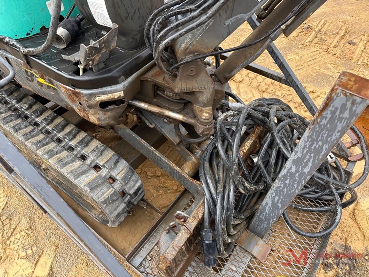 2015-ihi-9vxe-electric-mini-excavator-with-drive-on-rack-image-7