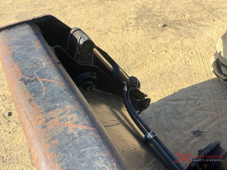 2017-caterpillar-420f-it-image-15