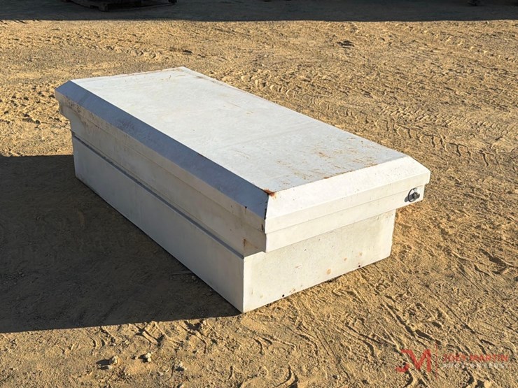 drop-in-pickup-truck-tool-box-image-2