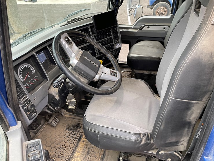 #1059-•-2021-mack-gr104b-quad-axle-dump-truck-(title-in-delay)-image-39