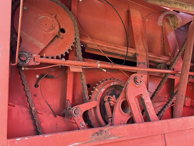 1980-hesston-4900-image-22