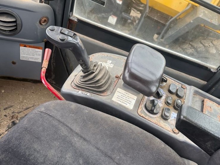 2009-komatsu-wa320-image-14