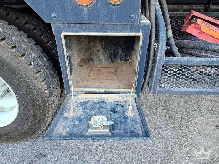 2016-peterbilt-337-image-61