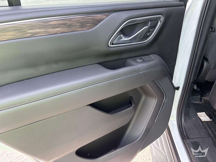 2022-chevrolet-tahoe-image-21