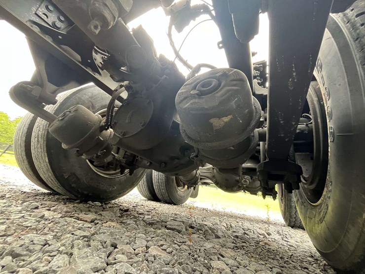 2018-freightliner-cascadia-evolution-t/a-truck-tractor-image-32