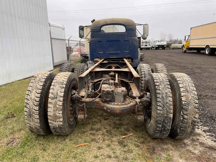 #1250-•-1963-mack-b53s-cab-and-chassis-(has-wi-title)-image-6