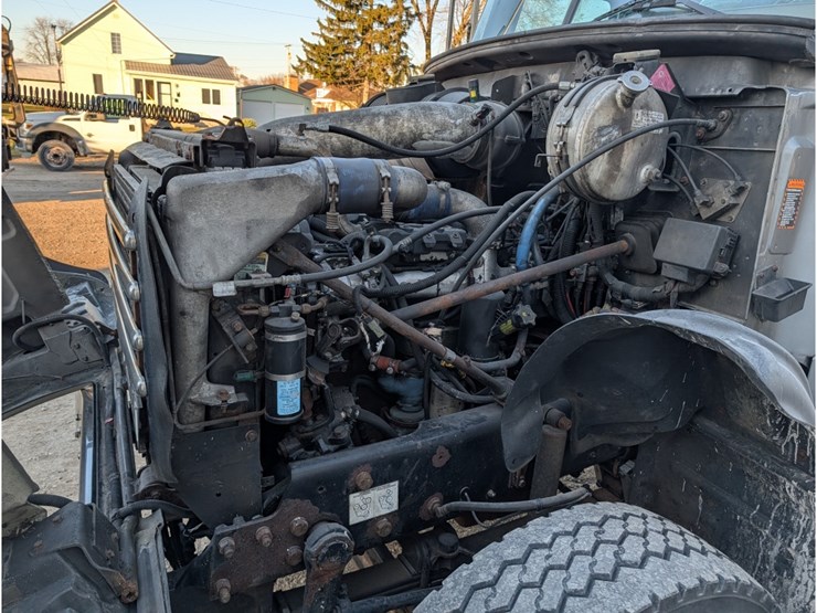 2006-mack-cv713-flatbed-image-17