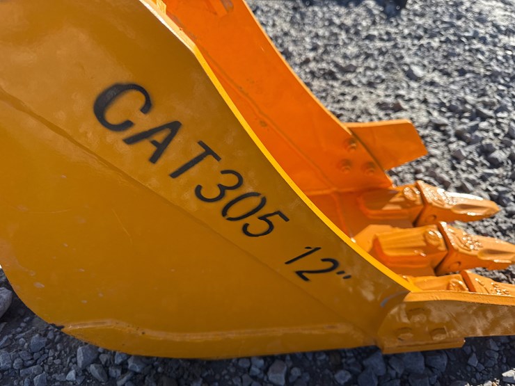 caterpillar-305-image-7