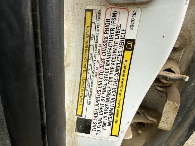 #1837-•-2011-ram-5500-4x4-flatbed-truck-image-55