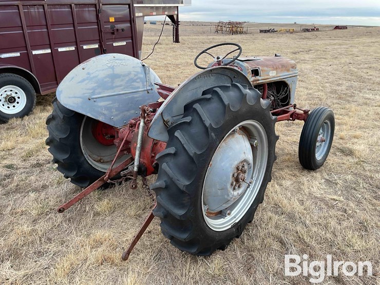 1950-ford-8n-image-5
