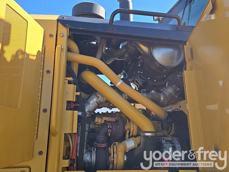 2016-caterpillar-120m2-image-183