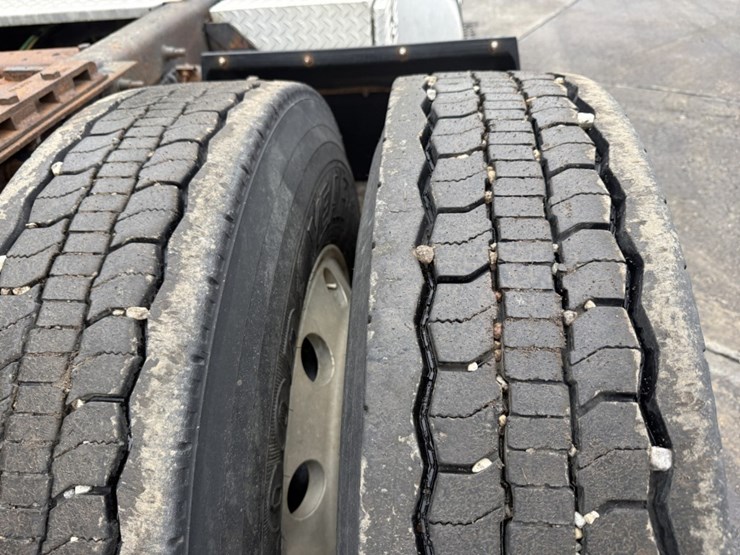 2005-international-8600-image-65