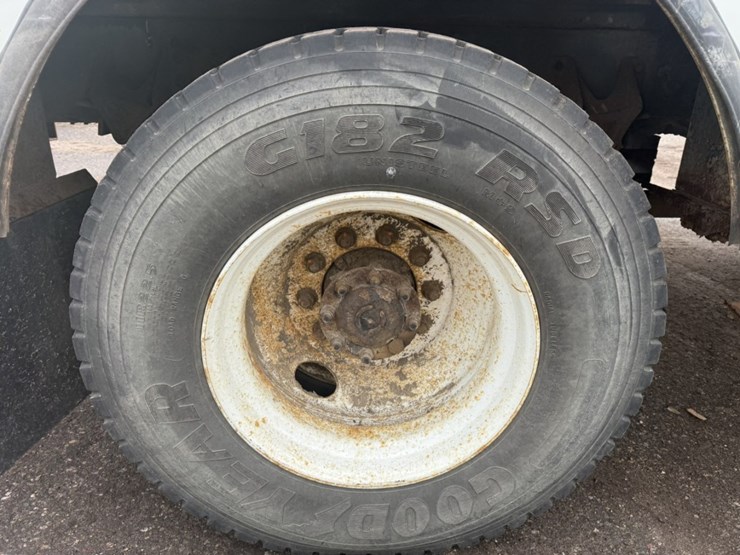 2006-international-7300-image-93