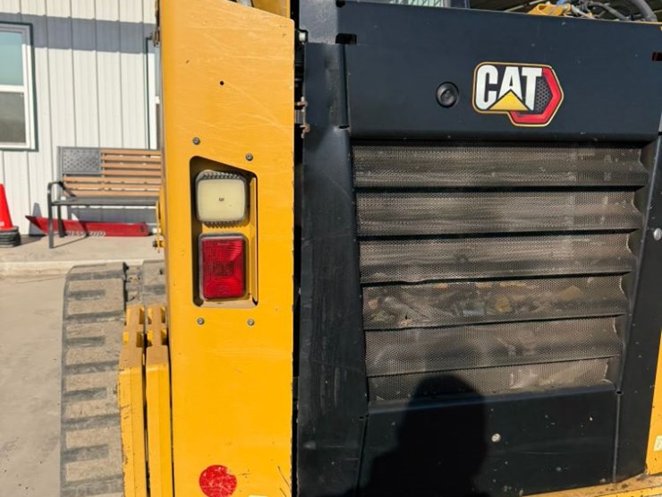 2022-caterpillar-279d3-image-18