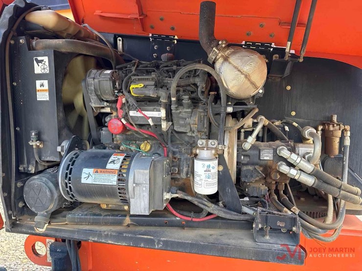 2015-jlg-600s-image-16