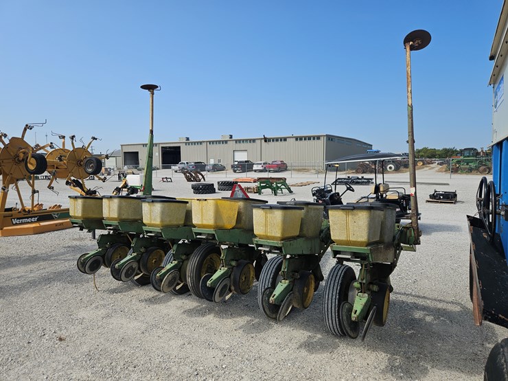 john-deere-7000-image-7