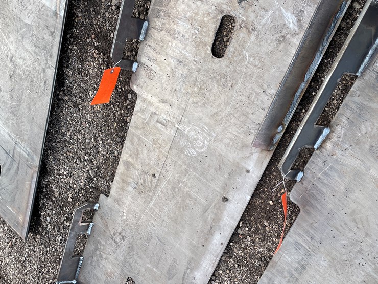 #1223-•-skidsteer-adapter-plates-image-1