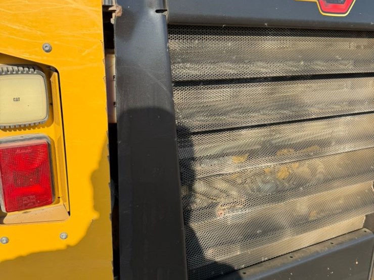 2022-caterpillar-279d3-image-17