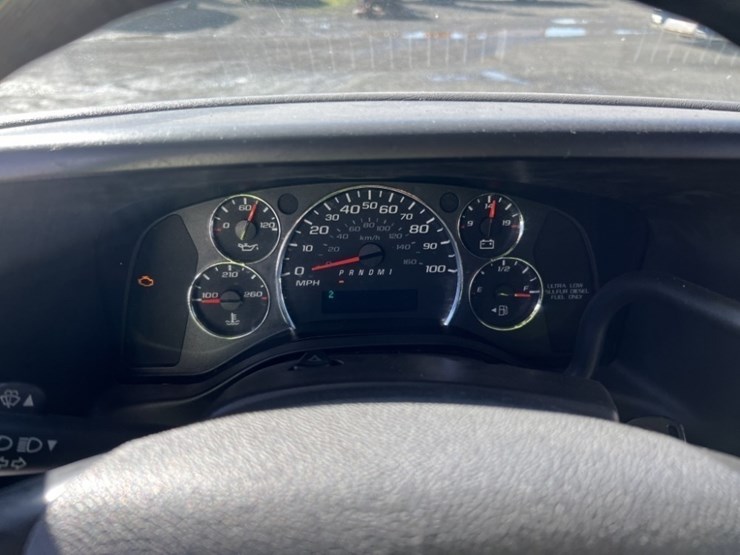 2014-chevrolet-express-paratransit-bus-image-21