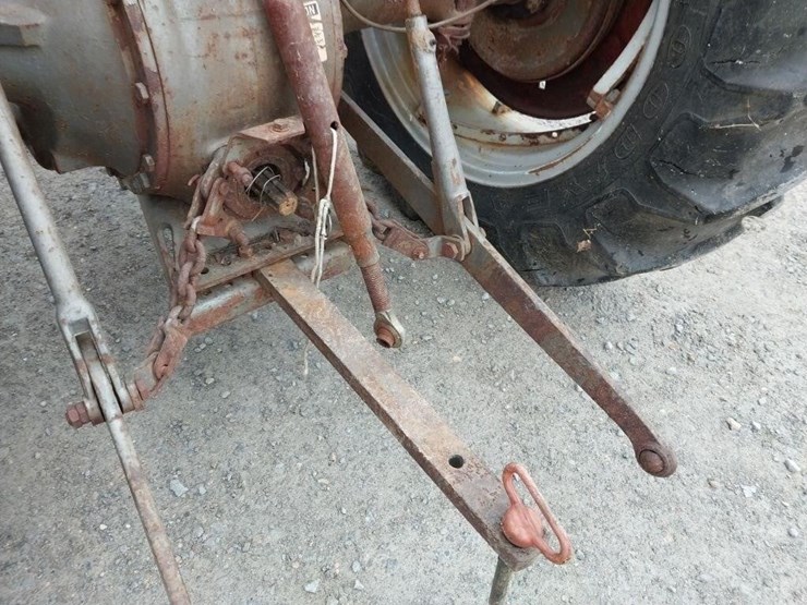 massey-ferguson-135-image-5