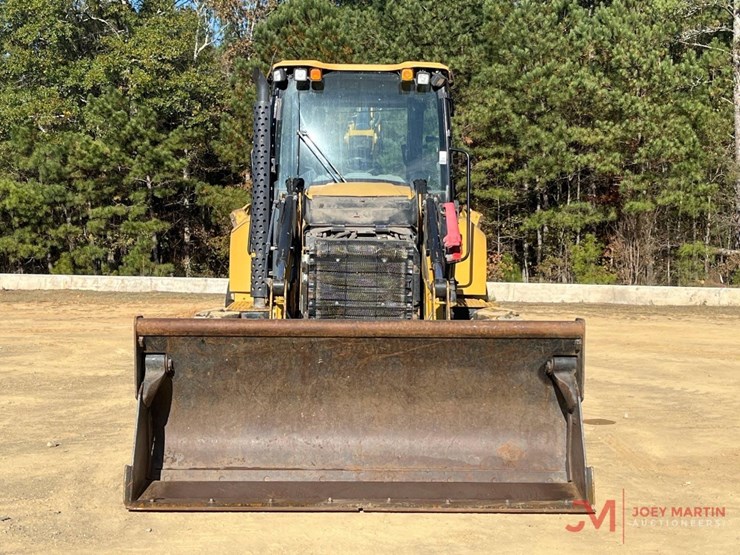 2017-caterpillar-420f-it-image-5