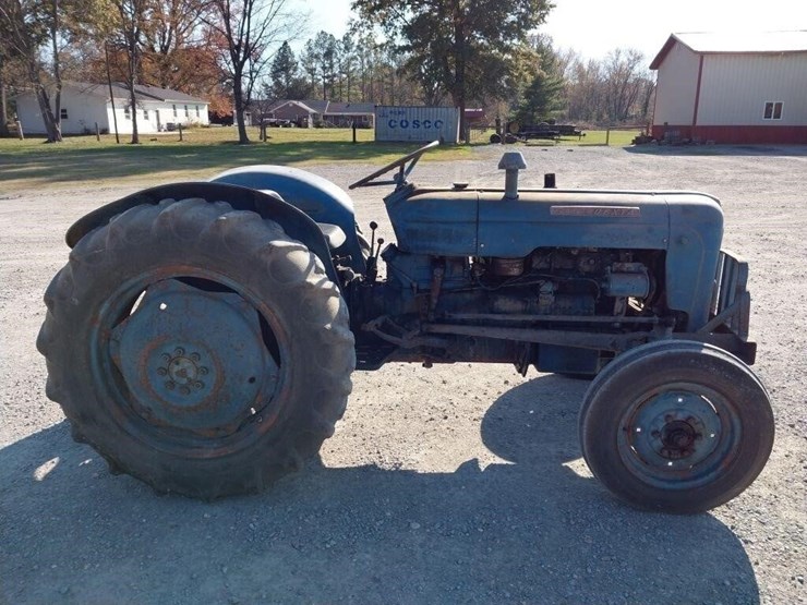 fordson-dexta-image-4