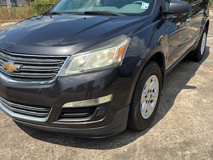 2016-traverse-ls-(njp421)-image-2