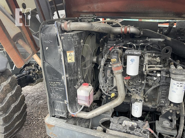 2011-jlg-g10-55a-image-19